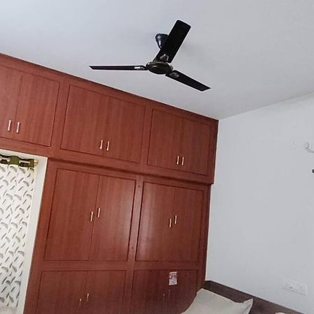Servostay 2 Bhk Fully Furnished In Hafeezpet #302 Hyderabad Exterior foto